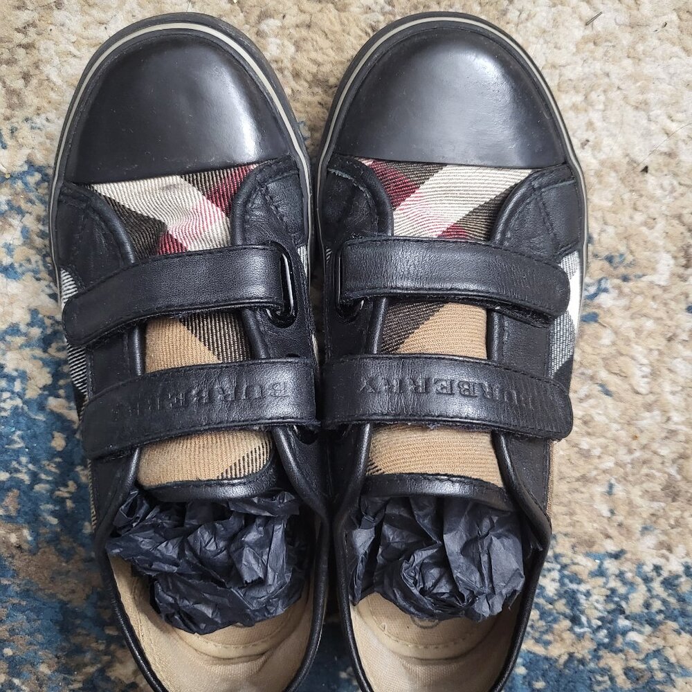 Kid's Burberry (Authentic) sneakers size 33